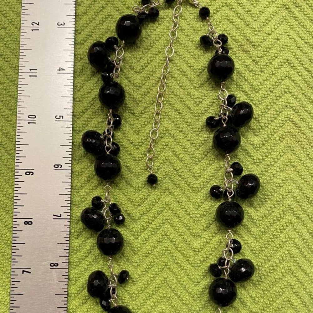 Barse black bead short necklace